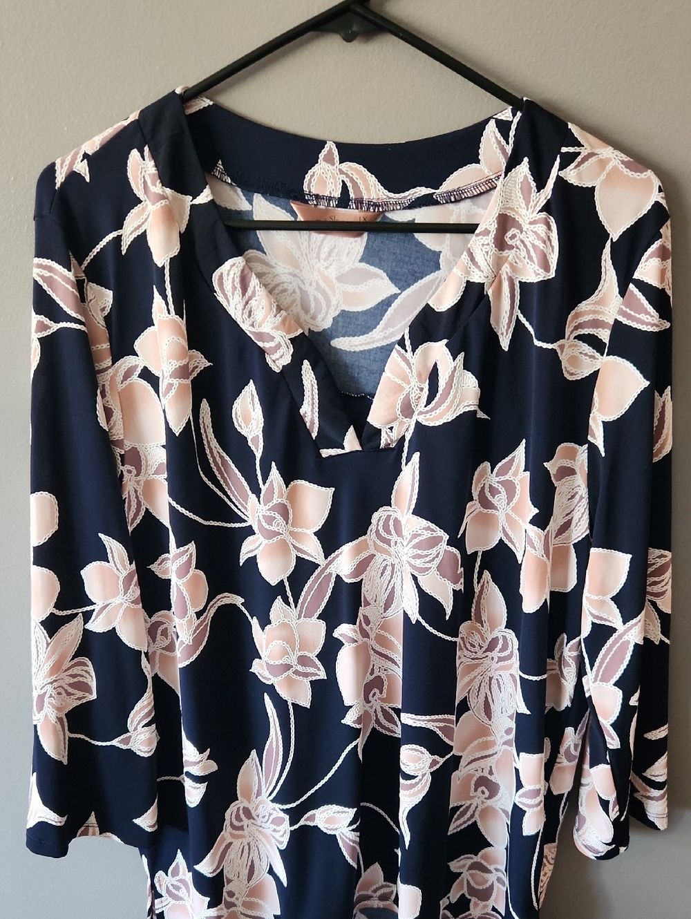 SJS Plus Size Navy Floral V-Neck Tunic Blouse with Blush Pink Flowers